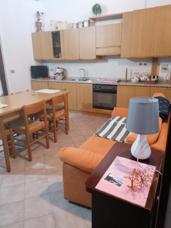 조네 Casa Vacanze 'La Piazza' 빌라 외부 사진