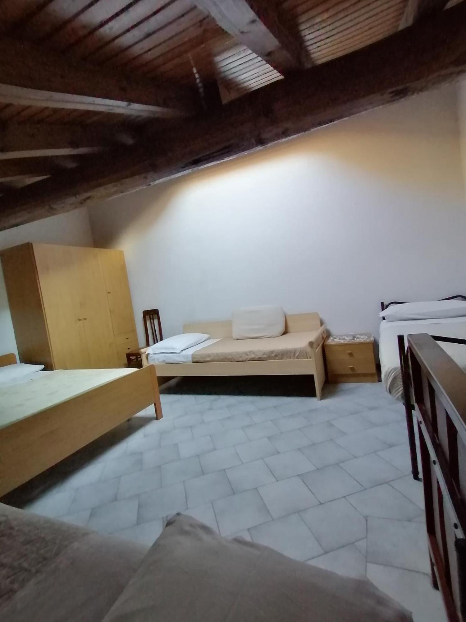 조네 Casa Vacanze 'La Piazza' 빌라 객실 사진